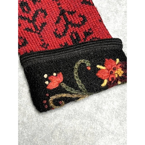 Icelandic Design Nordic full zip sweater red with floral embroidery size small - Picture 10 of 10